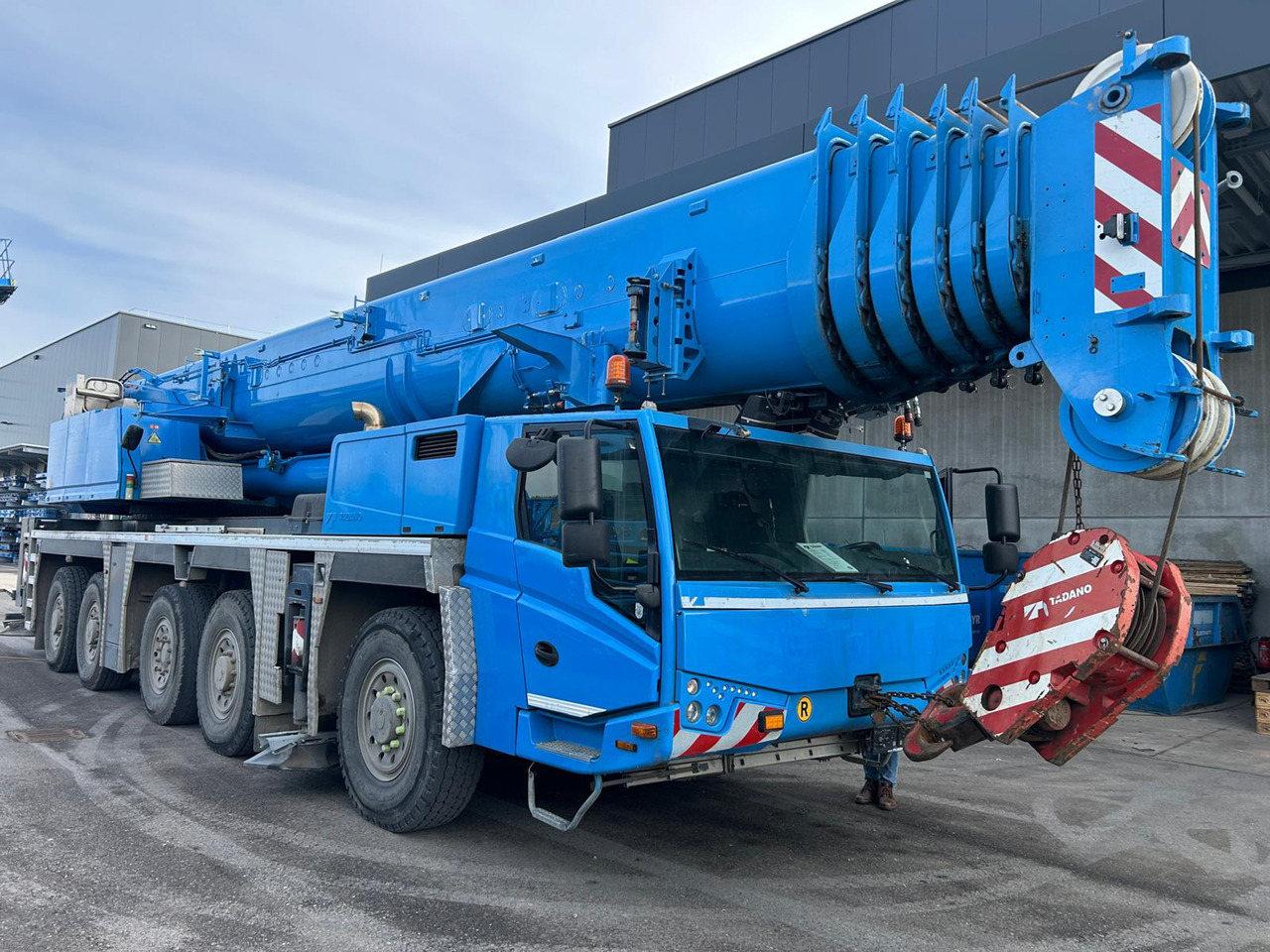TADANO ATF 220G-5 - Мобилен кран: слика 1 TADANO ATF 220G-5 - Мобилен кран: слика 1