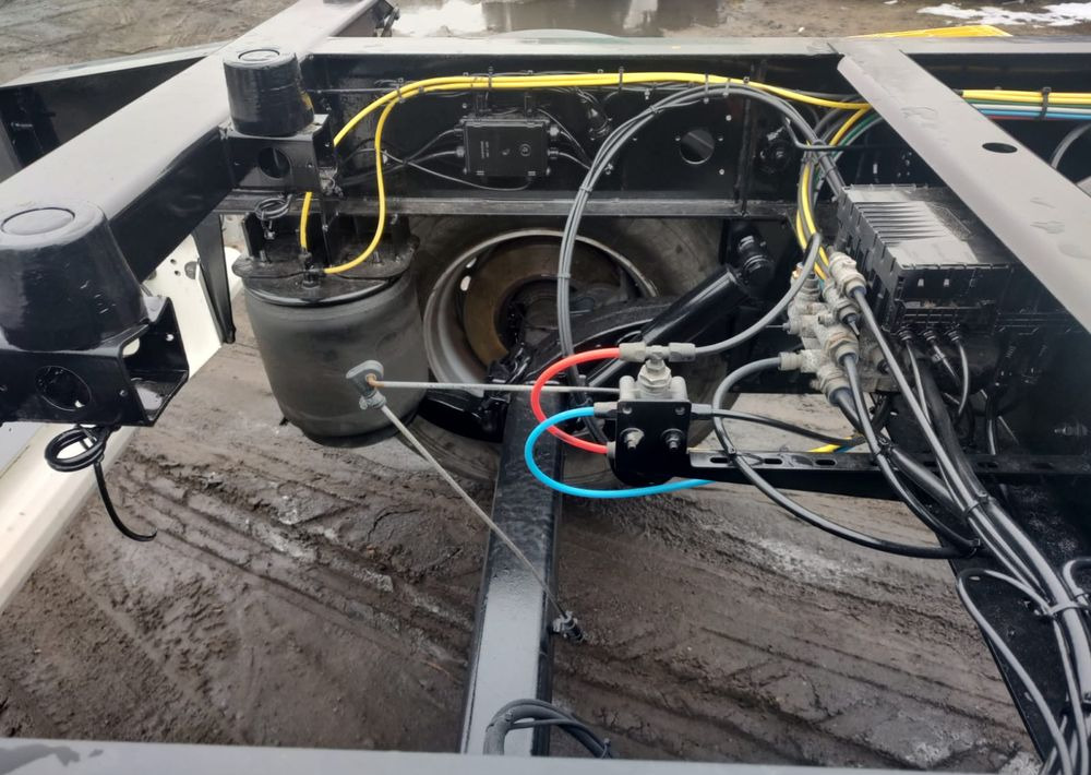 Krone Przyczepa BDF Krone - Транспортер на контејнер/ Приколка со променливо тело: слика 2 Krone Przyczepa BDF Krone - Транспортер на контејнер/ Приколка со променливо тело: слика 2