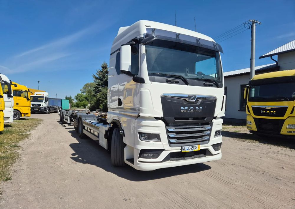 MAN MAN TGX BDF 26-510 oś skrętna - Камион со кабинска шасија: слика 2 MAN MAN TGX BDF 26-510 oś skrętna - Камион со кабинска шасија: слика 2