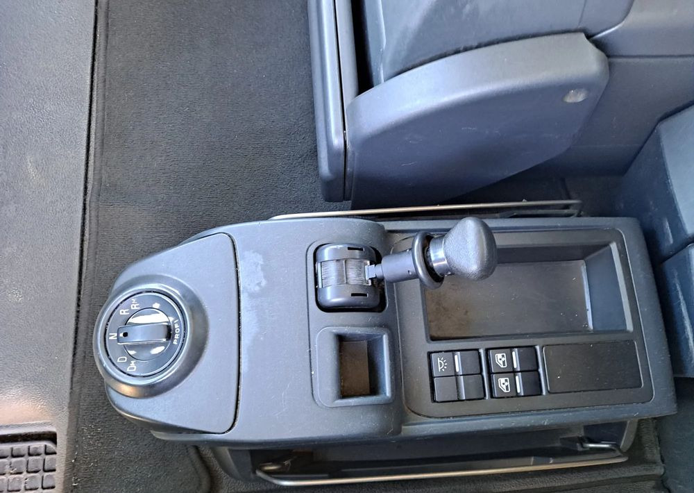 Камион со кабинска шасија MAN TGX 26.480 6X2 3 osie: слика 14 Камион со кабинска шасија MAN TGX 26.480 6X2 3 osie: слика 14