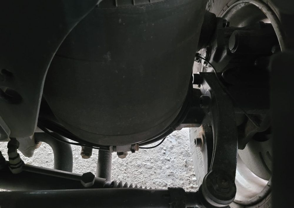 MAN TGX 26.510 oś skrętna do zabudowy kontener izoterma lub chłodnia - Камион ладилник: слика 5 MAN TGX 26.510 oś skrętna do zabudowy kontener izoterma lub chłodnia - Камион ладилник: слика 5