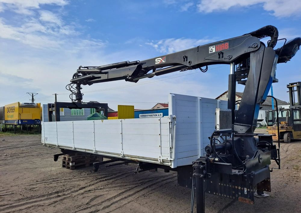 Mercedes-Benz Urządzenie dźwigowe HIAB XS122 - Кипер: слика 2 Mercedes-Benz Urządzenie dźwigowe HIAB XS122 - Кипер: слика 2