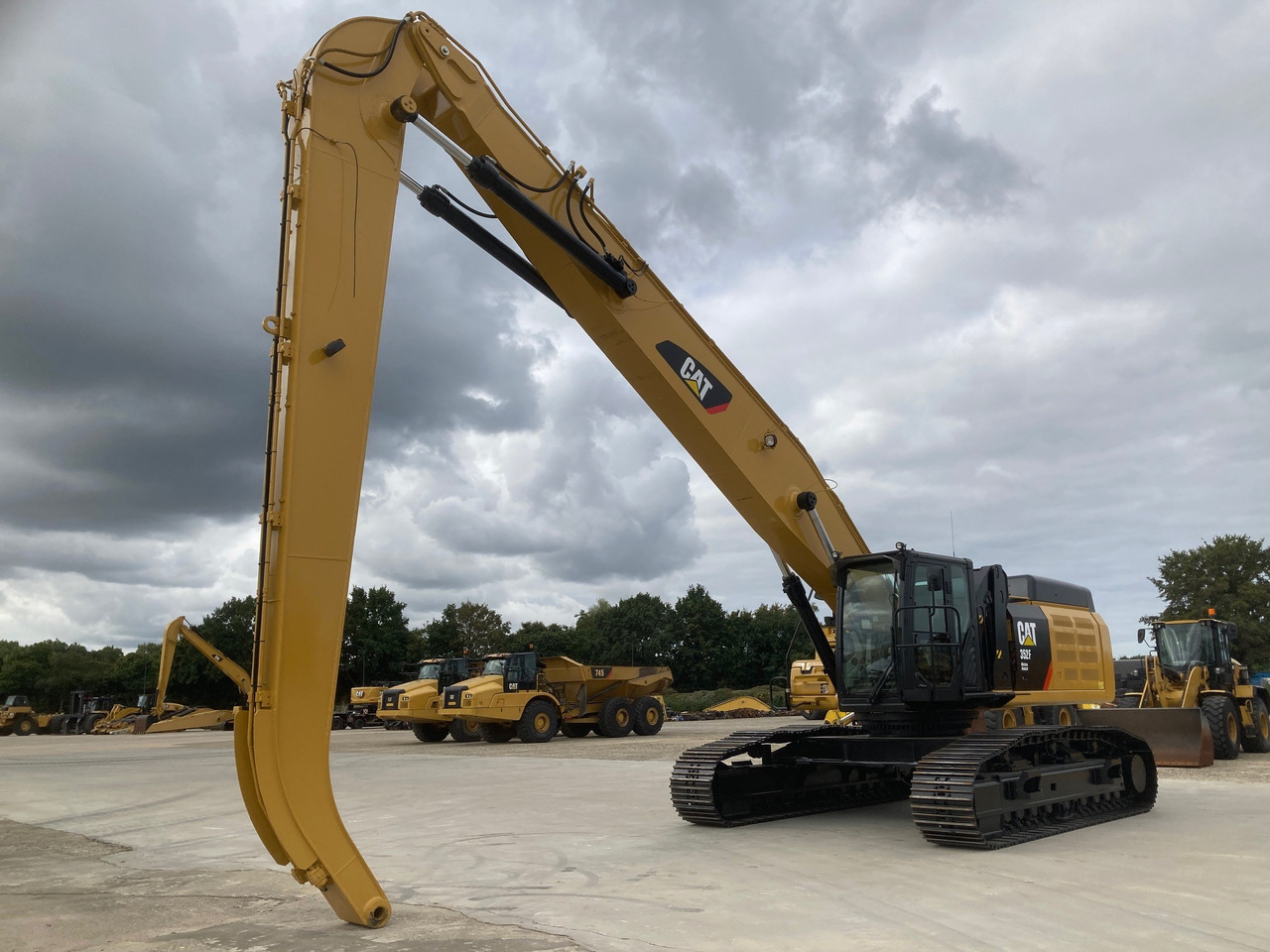 CATERPILLAR 352F Material Handler - Справувач со отпад/ Индустрија: слика 3 CATERPILLAR 352F Material Handler - Справувач со отпад/ Индустрија: слика 3