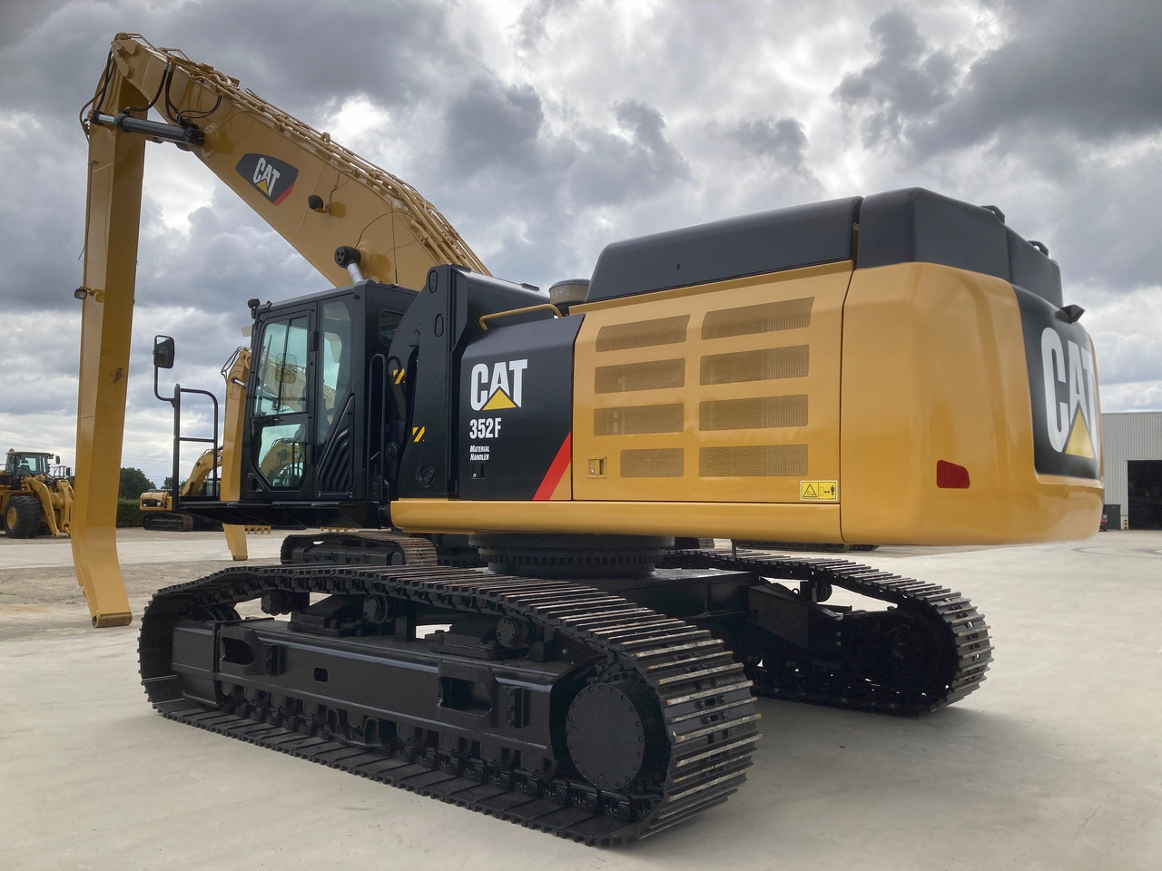 CATERPILLAR 352F Material Handler - Справувач со отпад/ Индустрија: слика 1 CATERPILLAR 352F Material Handler - Справувач со отпад/ Индустрија: слика 1