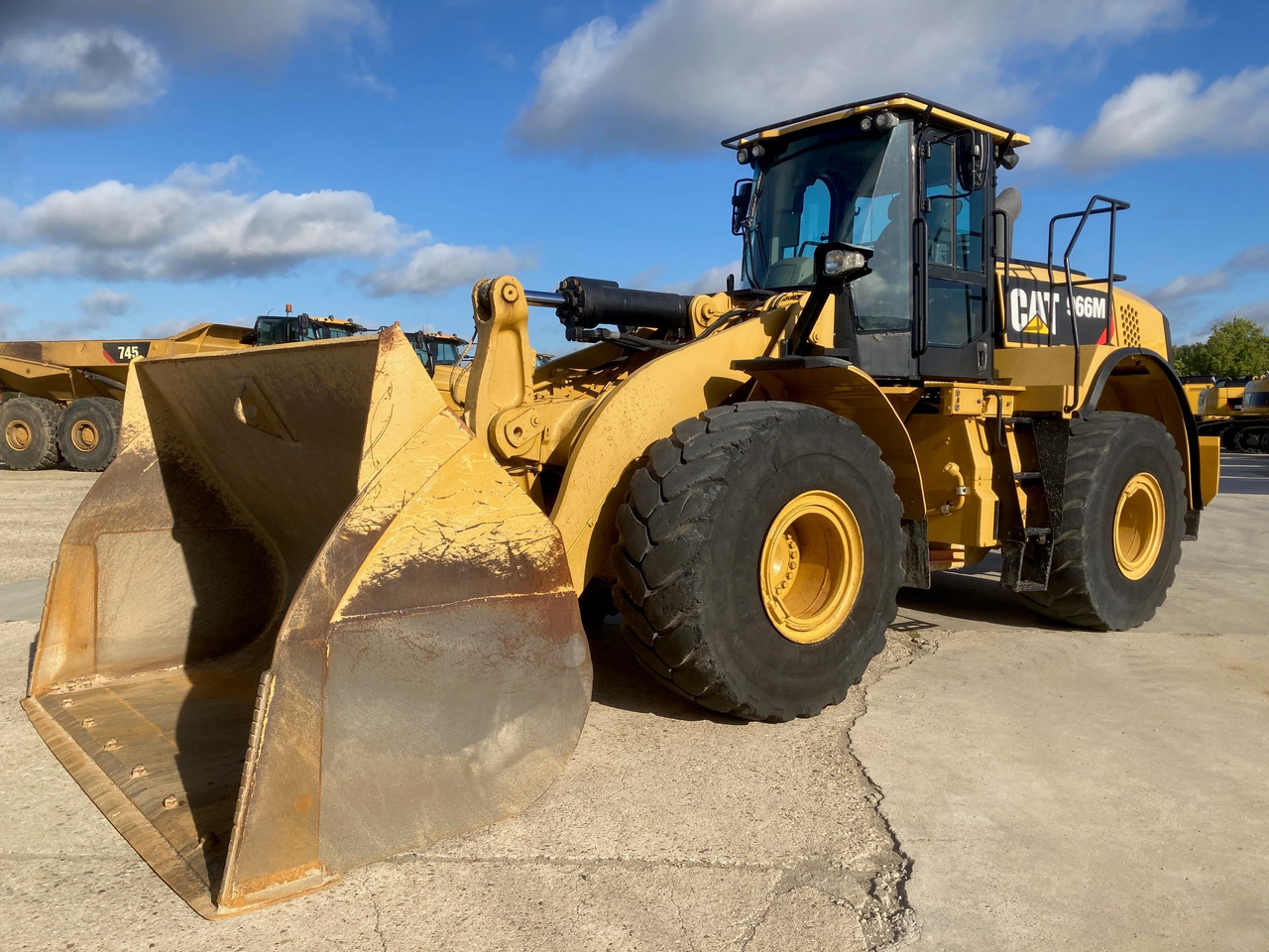 CATERPILLAR 966M - Натоварувач на тркала: слика 3 CATERPILLAR 966M - Натоварувач на тркала: слика 3