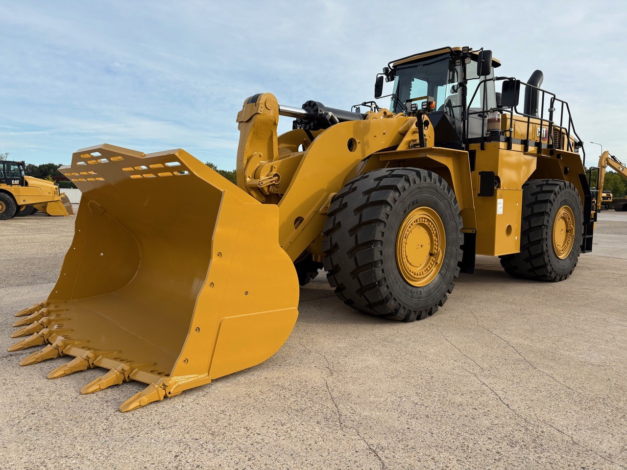 CATERPILLAR 988K - Натоварувач на тркала: слика 3 CATERPILLAR 988K - Натоварувач на тркала: слика 3