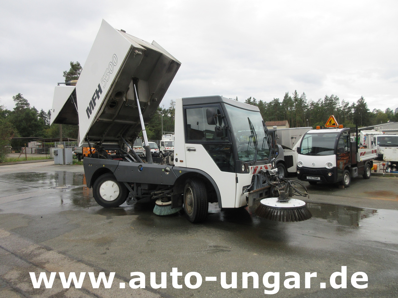Aebi MFH 5500 Baujahr 2012 Euro 5 Kehrmaschine mit Hochentleerung - Возило за метење: слика 1 Aebi MFH 5500 Baujahr 2012 Euro 5 Kehrmaschine mit Hochentleerung - Возило за метење: слика 1