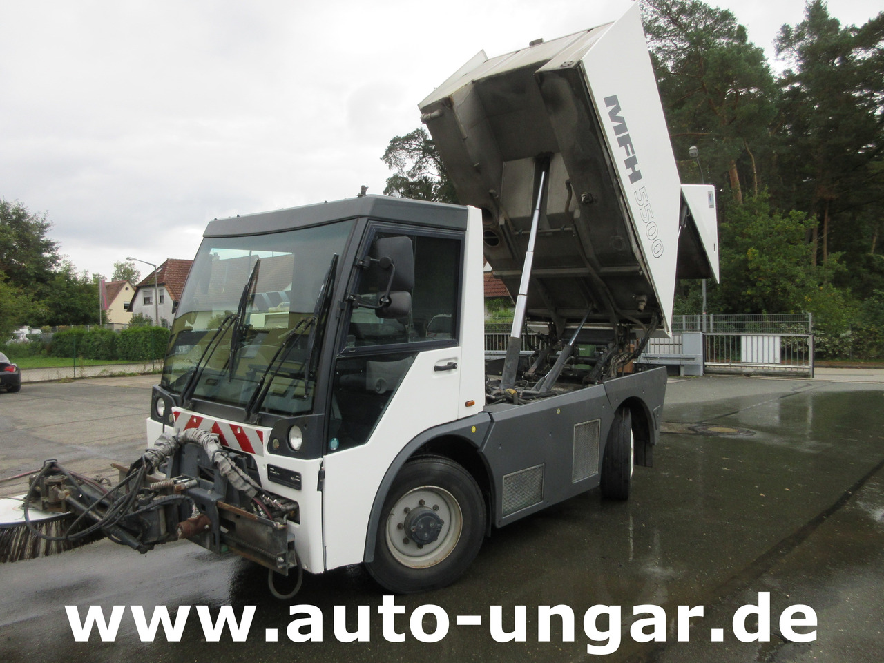 Aebi MFH 5500 Baujahr 2012 Euro 5 Kehrmaschine mit Hochentleerung - Возило за метење: слика 3 Aebi MFH 5500 Baujahr 2012 Euro 5 Kehrmaschine mit Hochentleerung - Возило за метење: слика 3