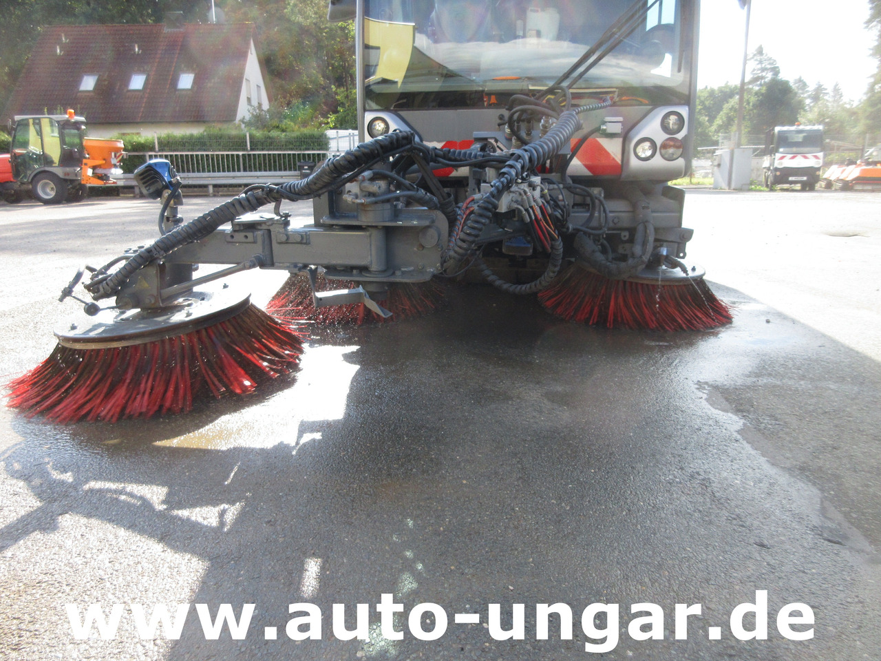 Boschung S3 Kehrmaschine urban sweeper Wildkrautbesen Allradlenkung - Возило за метење: слика 3 Boschung S3 Kehrmaschine urban sweeper Wildkrautbesen Allradlenkung - Возило за метење: слика 3