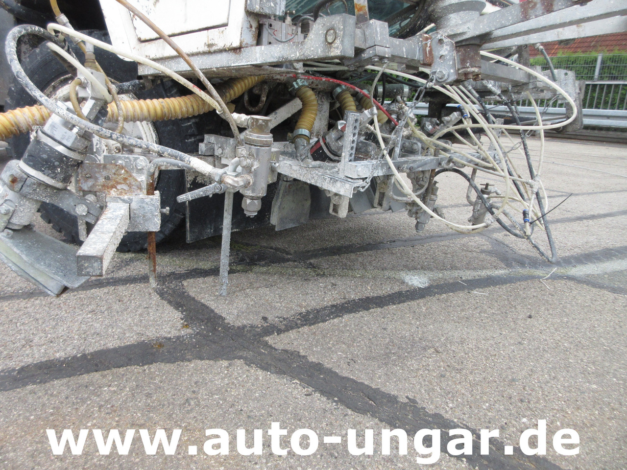 Euroliners Trassar Bagheera Markiermaschine Roadmarking Straßenmarkierung - Машина за асфалт: слика 4 Euroliners Trassar Bagheera Markiermaschine Roadmarking Straßenmarkierung - Машина за асфалт: слика 4