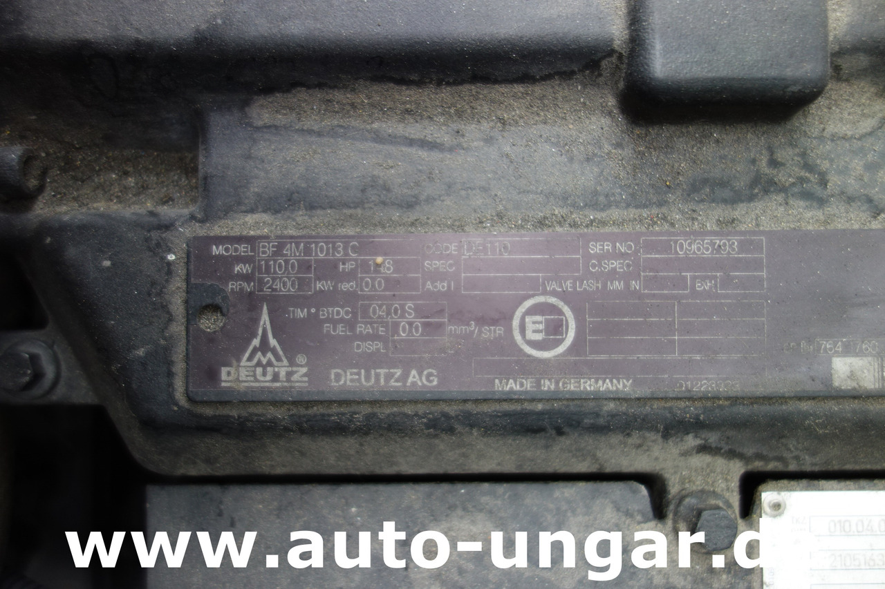Возило за push back Goldhofer AST-1X 1360 Allradlenkung 6x6 towbarless Pushback Airbus A380 Deutz TCD 2015 V08 - 1.360PS: слика 12 Возило за push back Goldhofer AST-1X 1360 Allradlenkung 6x6 towbarless Pushback Airbus A380 Deutz TCD 2015 V08 - 1.360PS: слика 12