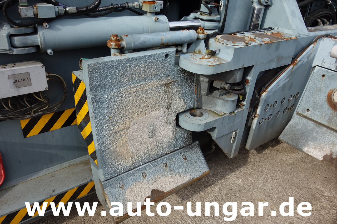 Возило за push back Goldhofer AST-1X 1360 Allradlenkung 6x6 towbarless Pushback Airbus A380 Deutz TCD 2015 V08 - 1.360PS: слика 9 Возило за push back Goldhofer AST-1X 1360 Allradlenkung 6x6 towbarless Pushback Airbus A380 Deutz TCD 2015 V08 - 1.360PS: слика 9