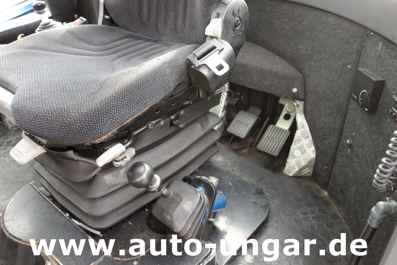 Возило за push back Goldhofer AST-1X 1360 Allradlenkung 6x6 towbarless Pushback Airbus A380 Deutz TCD 2015 V08 - 1.360PS: слика 24 Возило за push back Goldhofer AST-1X 1360 Allradlenkung 6x6 towbarless Pushback Airbus A380 Deutz TCD 2015 V08 - 1.360PS: слика 24