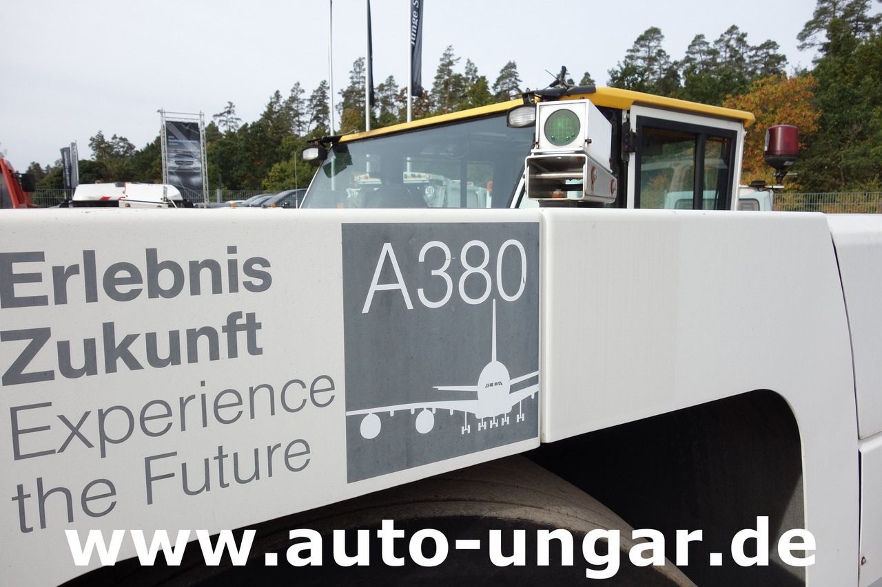 Возило за push back Goldhofer AST-1X 1360 Allradlenkung 6x6 towbarless Pushback Airbus A380 Deutz TCD 2015 V08 - 1.360PS: слика 18 Возило за push back Goldhofer AST-1X 1360 Allradlenkung 6x6 towbarless Pushback Airbus A380 Deutz TCD 2015 V08 - 1.360PS: слика 18