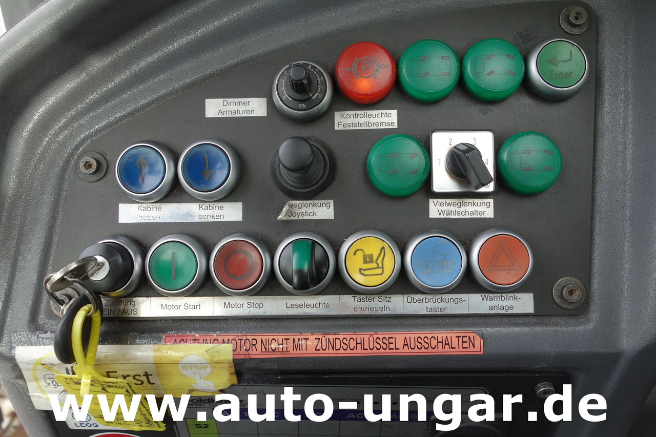 Возило за push back Goldhofer AST-1X 1360 Allradlenkung 6x6 towbarless Pushback Airbus A380 Deutz TCD 2015 V08 - 1.360PS: слика 27 Возило за push back Goldhofer AST-1X 1360 Allradlenkung 6x6 towbarless Pushback Airbus A380 Deutz TCD 2015 V08 - 1.360PS: слика 27