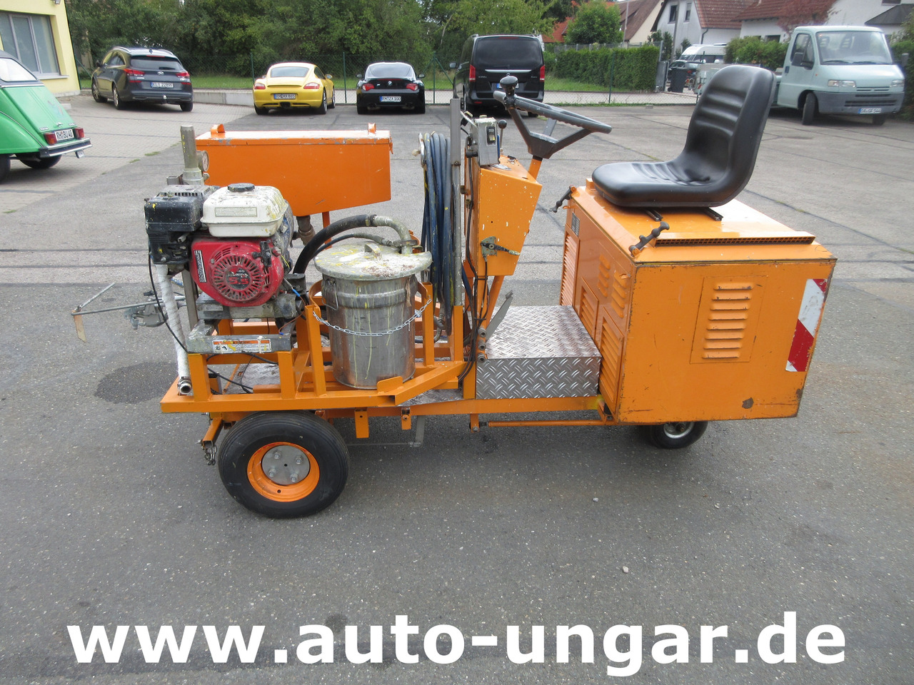 Graco LineLazer II 5900 auf Zindel VarioZet Linedriver Perlstreuer + Airless-Farb-Spritze Hofmann - Машина за асфалт: слика 3 Graco LineLazer II 5900 auf Zindel VarioZet Linedriver Perlstreuer + Airless-Farb-Spritze Hofmann - Машина за асфалт: слика 3