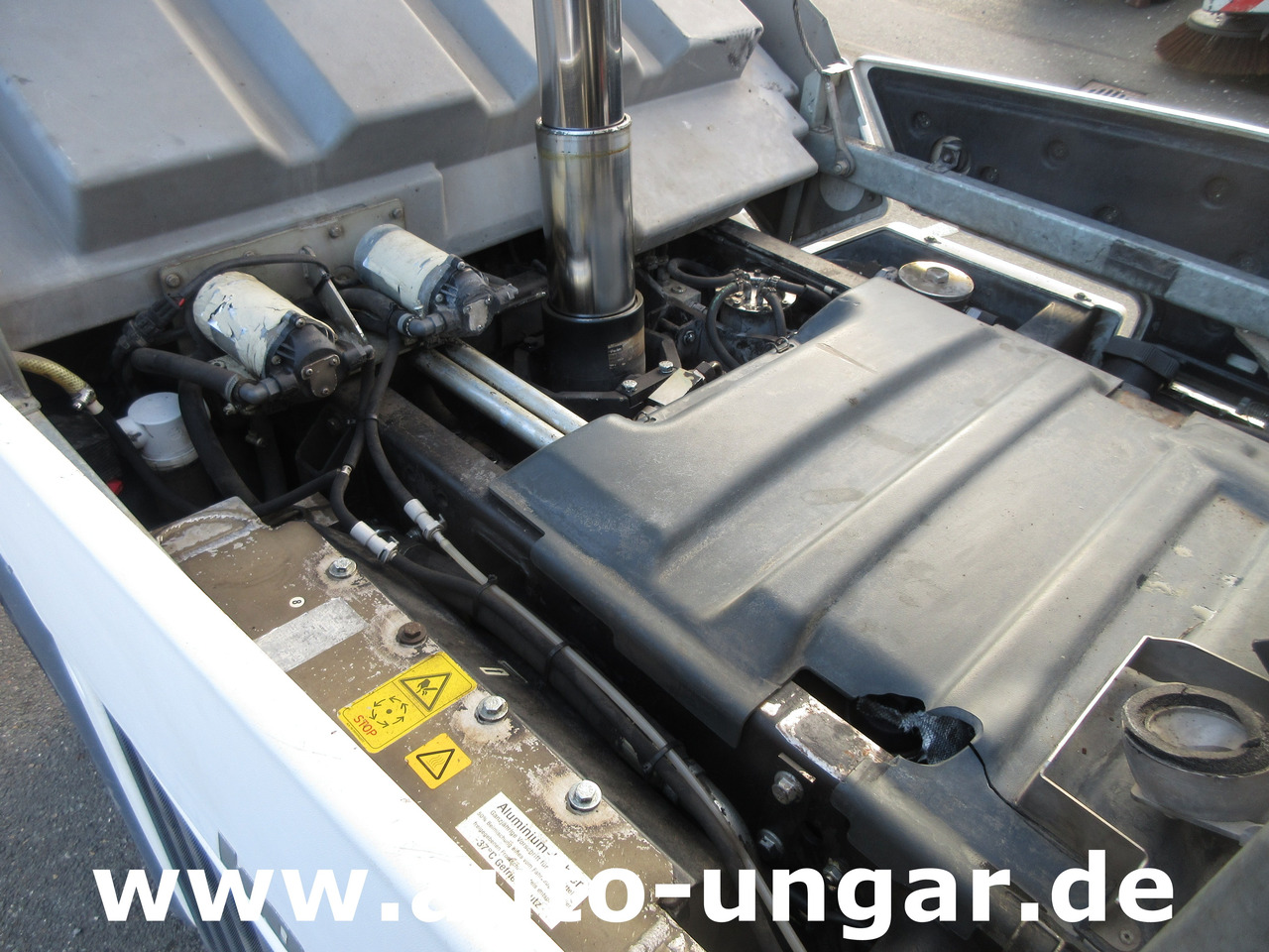 Возило за метење Hako CityMaster CM2000 2 Besen Baujahr 2015 Kehrmaschine 4-Rad-Lenkung: слика 22 Возило за метење Hako CityMaster CM2000 2 Besen Baujahr 2015 Kehrmaschine 4-Rad-Lenkung: слика 22