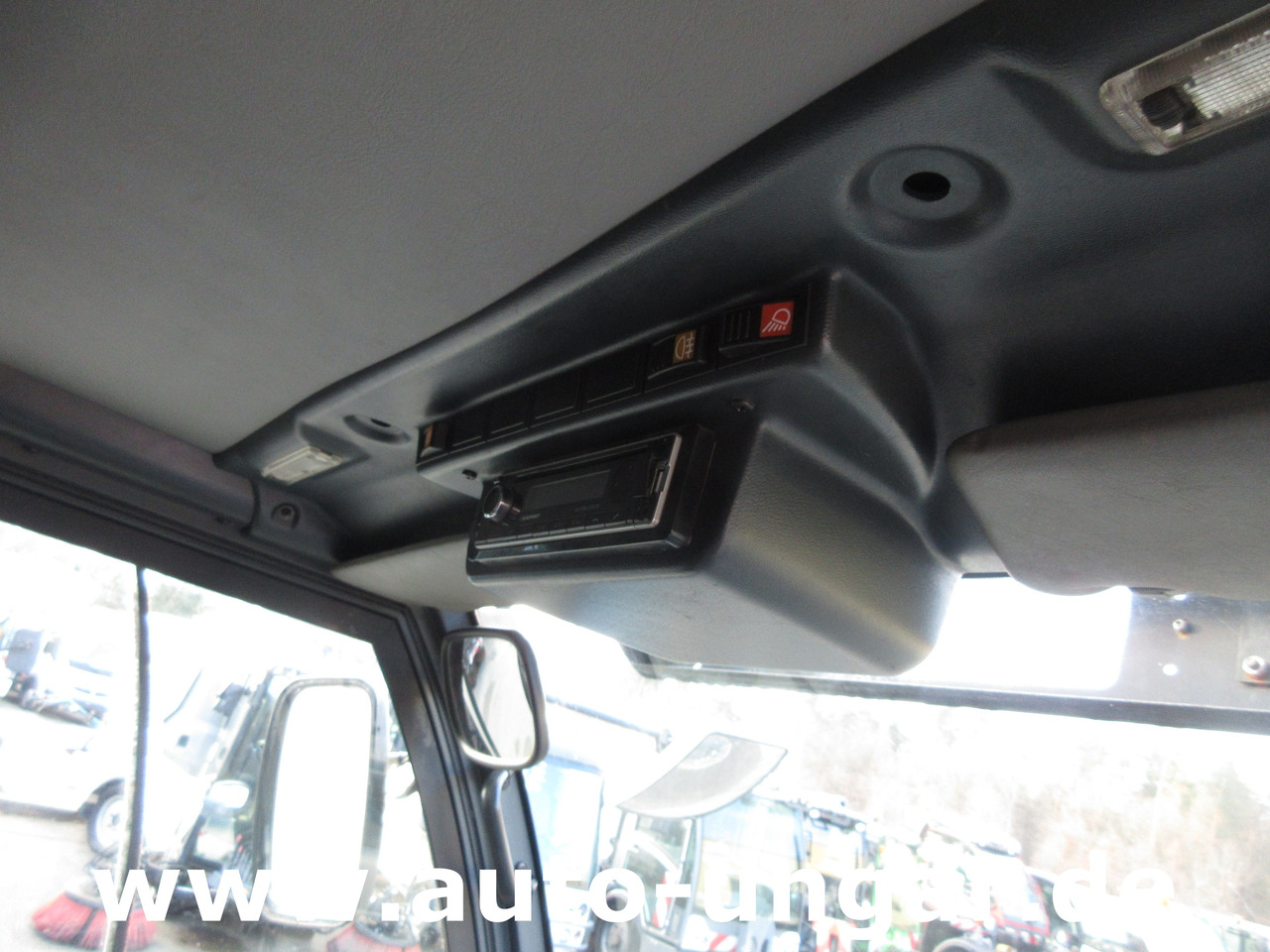 Возило за метење Hako CityMaster CM2000 2 Besen Baujahr 2015 Kehrmaschine 4-Rad-Lenkung: слика 14 Возило за метење Hako CityMaster CM2000 2 Besen Baujahr 2015 Kehrmaschine 4-Rad-Lenkung: слика 14