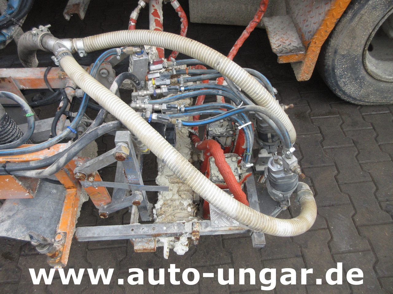 Машина за асфалт Hofmann H75 - 1000 Thermoplastic Roadmarking Machine Truck Mounted Hot Paint: слика 13 Машина за асфалт Hofmann H75 - 1000 Thermoplastic Roadmarking Machine Truck Mounted Hot Paint: слика 13