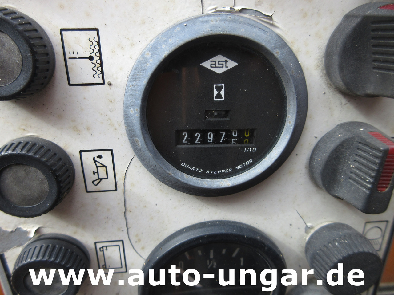 Машина за асфалт Hofmann H75 - 1000 Thermoplastic Roadmarking Machine Truck Mounted Hot Paint: слика 21 Машина за асфалт Hofmann H75 - 1000 Thermoplastic Roadmarking Machine Truck Mounted Hot Paint: слика 21