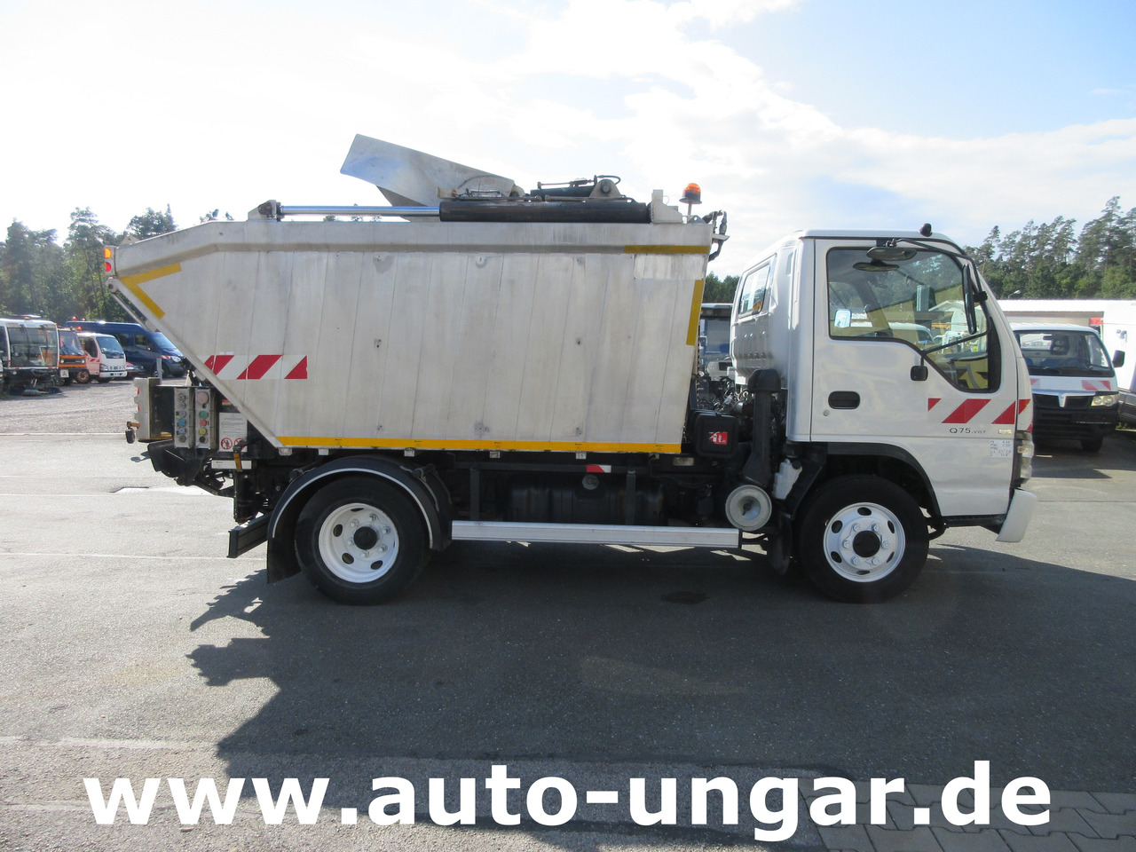 ISUZU NQR smoother NPR 75 Q75.Y07 Faun Müllwagen Euro 4 Kipper Lifter Presse - Камион за ѓубре: слика 4 ISUZU NQR smoother NPR 75 Q75.Y07 Faun Müllwagen Euro 4 Kipper Lifter Presse - Камион за ѓубре: слика 4