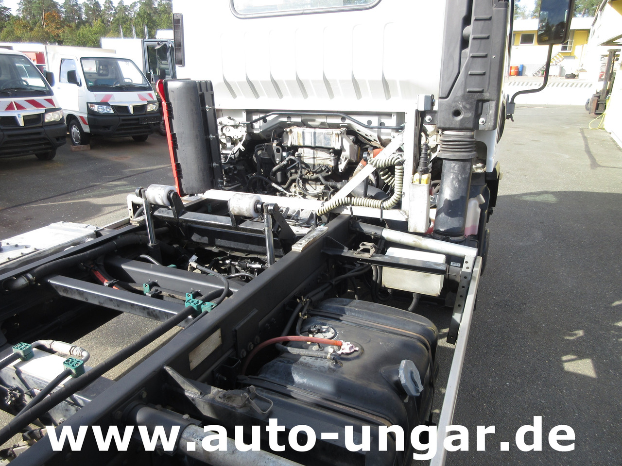 Камион за ѓубре Isuzu NPR 75 Müllwagen Provence Benne - Faun Lifter Presse Kipper Trittbrett Bj 12: слика 24