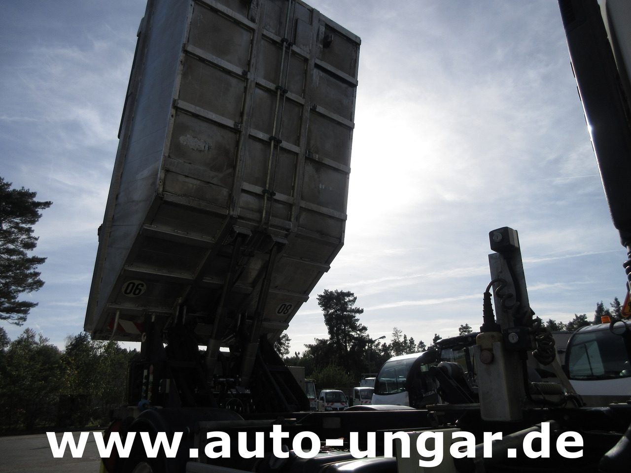 Камион за ѓубре Isuzu NPR 75 Müllwagen Provence Benne - Faun Lifter Presse Kipper Trittbrett Bj 12: слика 22