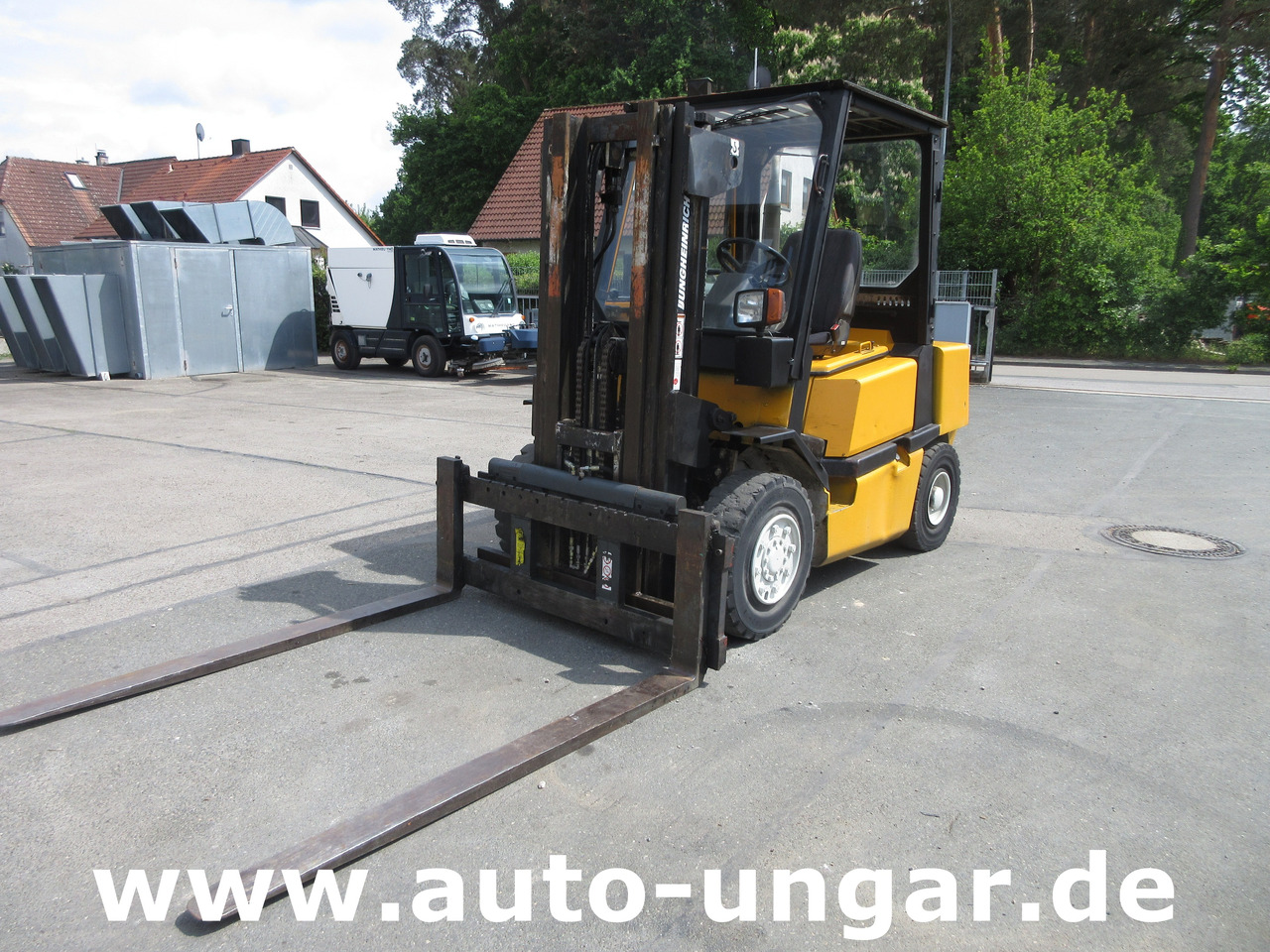 JUNGHEINRICH DFG 40 Diesel Gabelstapler 4.000kg Freihub Steinbock Yale Still Boss - Дизел вилушкар: слика 1 JUNGHEINRICH DFG 40 Diesel Gabelstapler 4.000kg Freihub Steinbock Yale Still Boss - Дизел вилушкар: слика 1