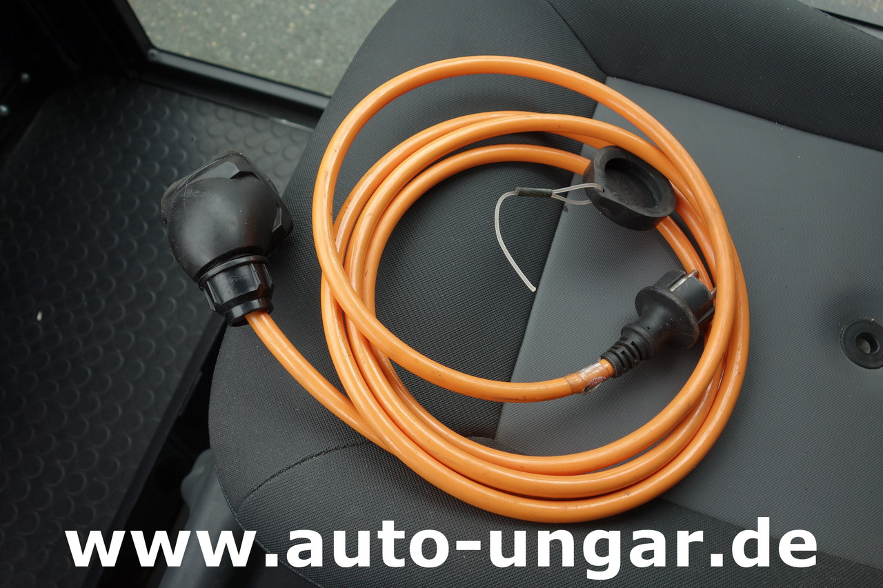 Комбе фургон, Електрично комбе Mega Mega - Aixam Mega RM H9 Koffer Elektro: слика 18