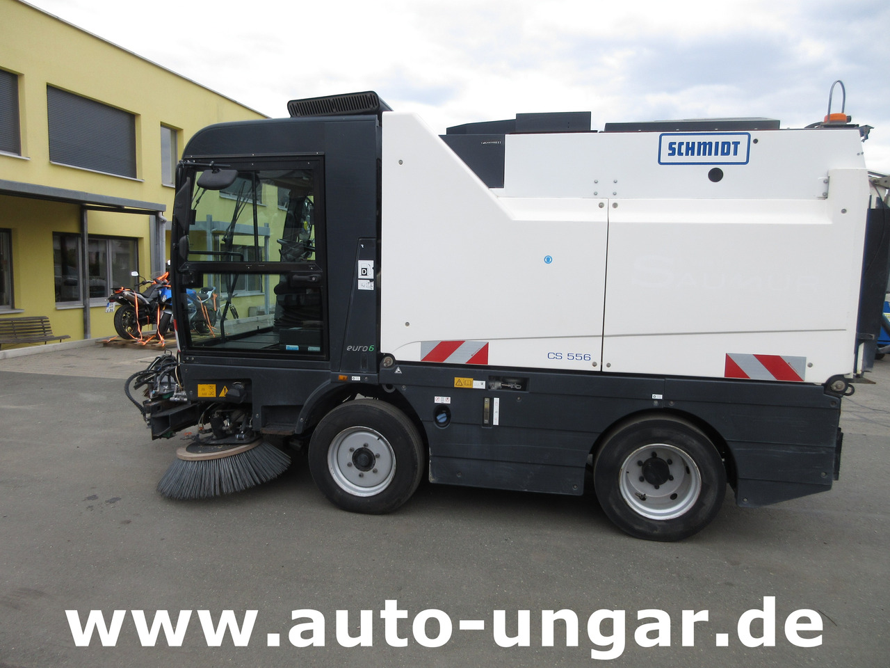 Schmidt Cleango 500 CS556 Euro 6 mit Wildkrautbesen Kehrmaschine aus 1. Hand - Возило за метење: слика 4 Schmidt Cleango 500 CS556 Euro 6 mit Wildkrautbesen Kehrmaschine aus 1. Hand - Возило за метење: слика 4