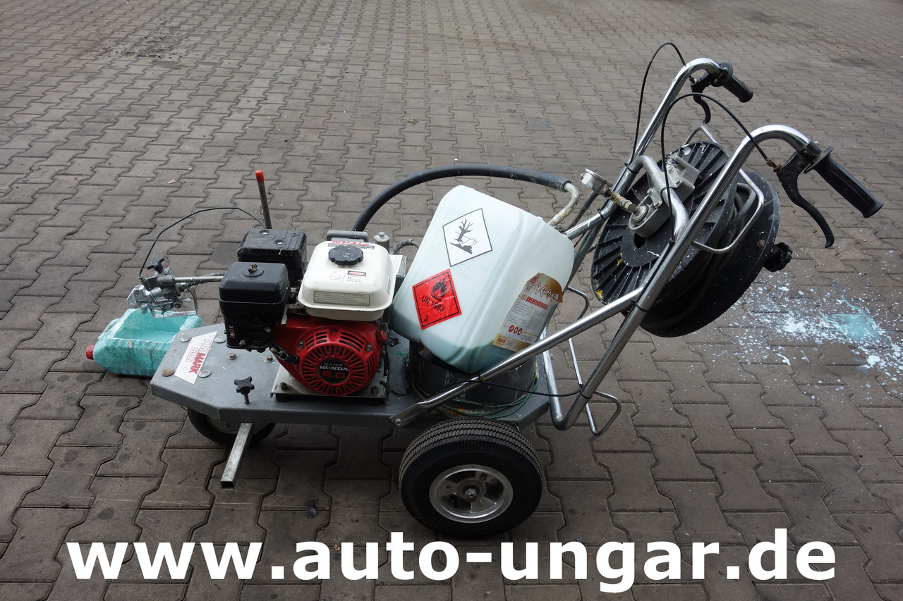 Titan Promark 690 Graco LineLazer Airless Roadmarking Machine Markiermaschine - Машина за асфалт: слика 2 Titan Promark 690 Graco LineLazer Airless Roadmarking Machine Markiermaschine - Машина за асфалт: слика 2