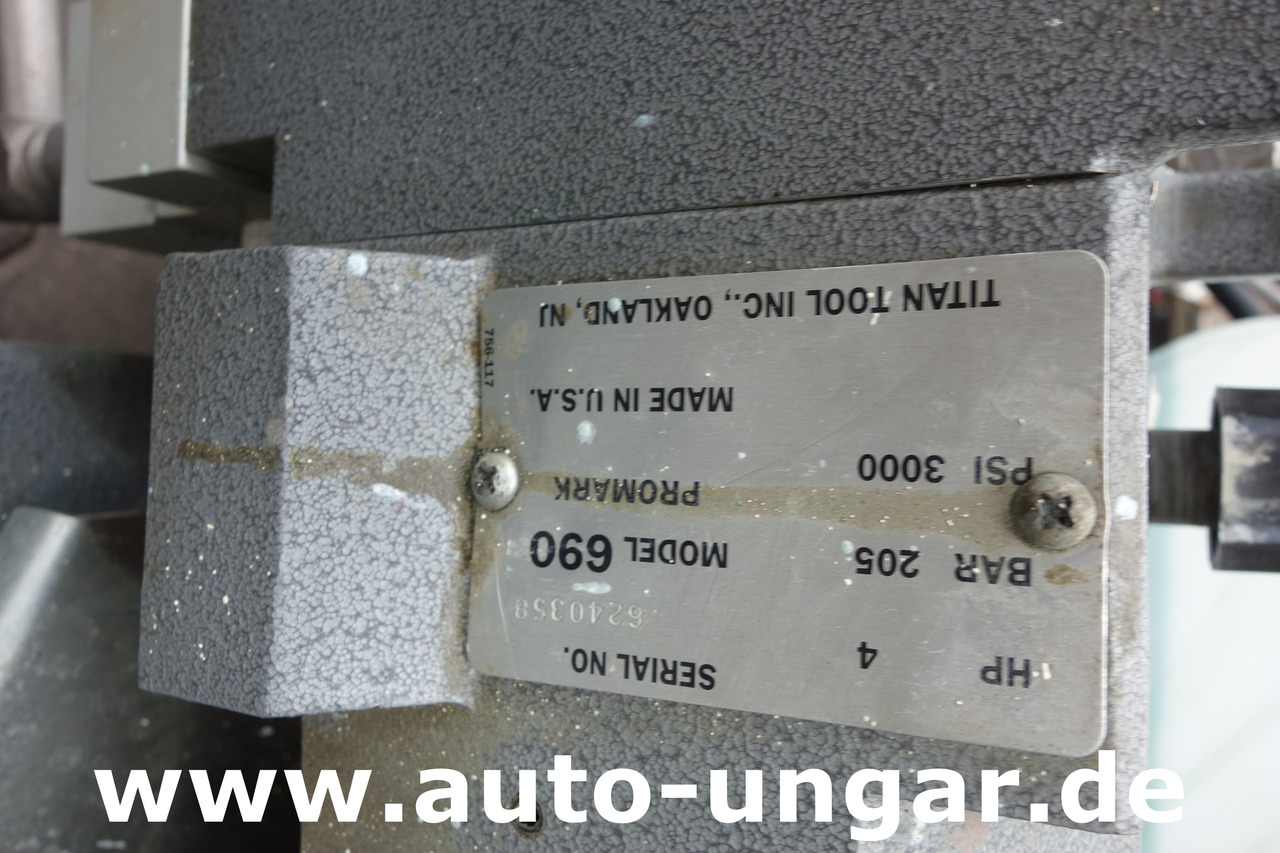 Titan Promark 690 Graco LineLazer Airless Roadmarking Machine Markiermaschine - Машина за асфалт: слика 5 Titan Promark 690 Graco LineLazer Airless Roadmarking Machine Markiermaschine - Машина за асфалт: слика 5