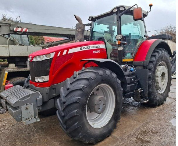 Massey Ferguson 8690 - Трактор: слика 4 Massey Ferguson 8690 - Трактор: слика 4