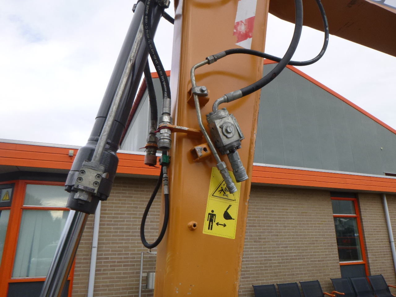 Багер на тркала CASE WX148: слика 10 Багер на тркала CASE WX148: слика 10