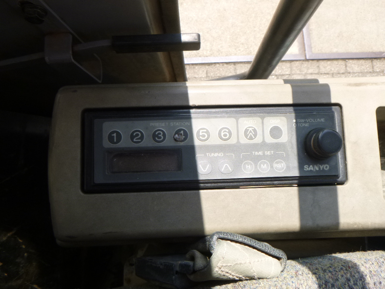 Истоварувач со гасеници HITACHI CG110D-SC: слика 21