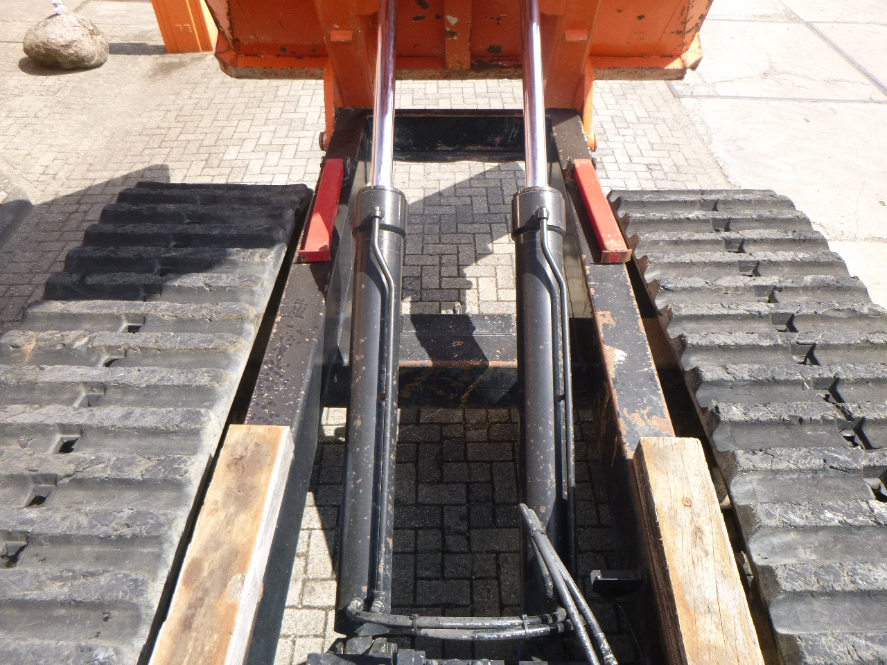 Истоварувач со гасеници HITACHI CG110D-SC: слика 37