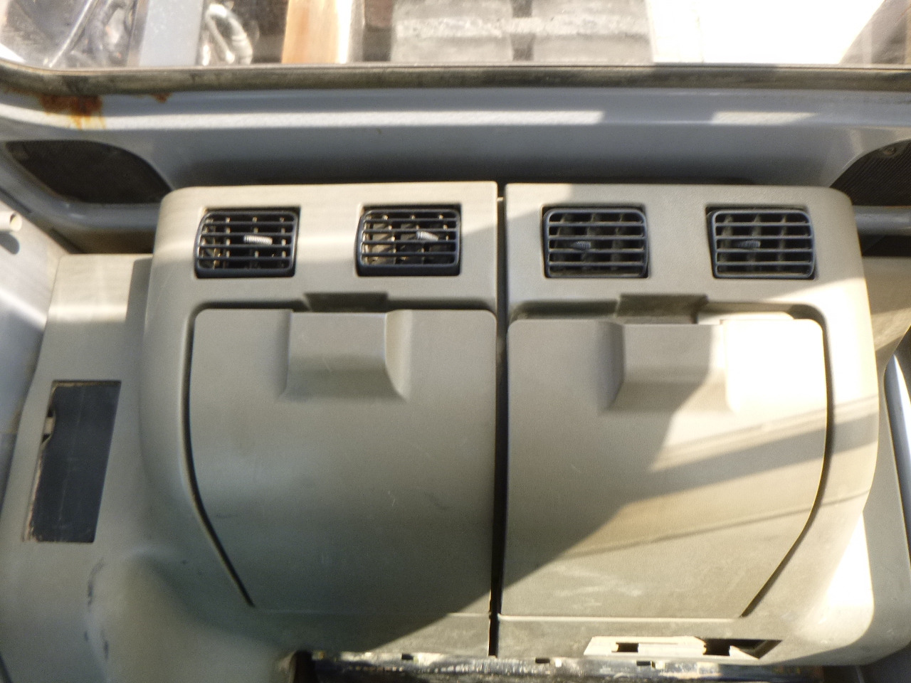 Истоварувач со гасеници HITACHI CG110D-SC: слика 22