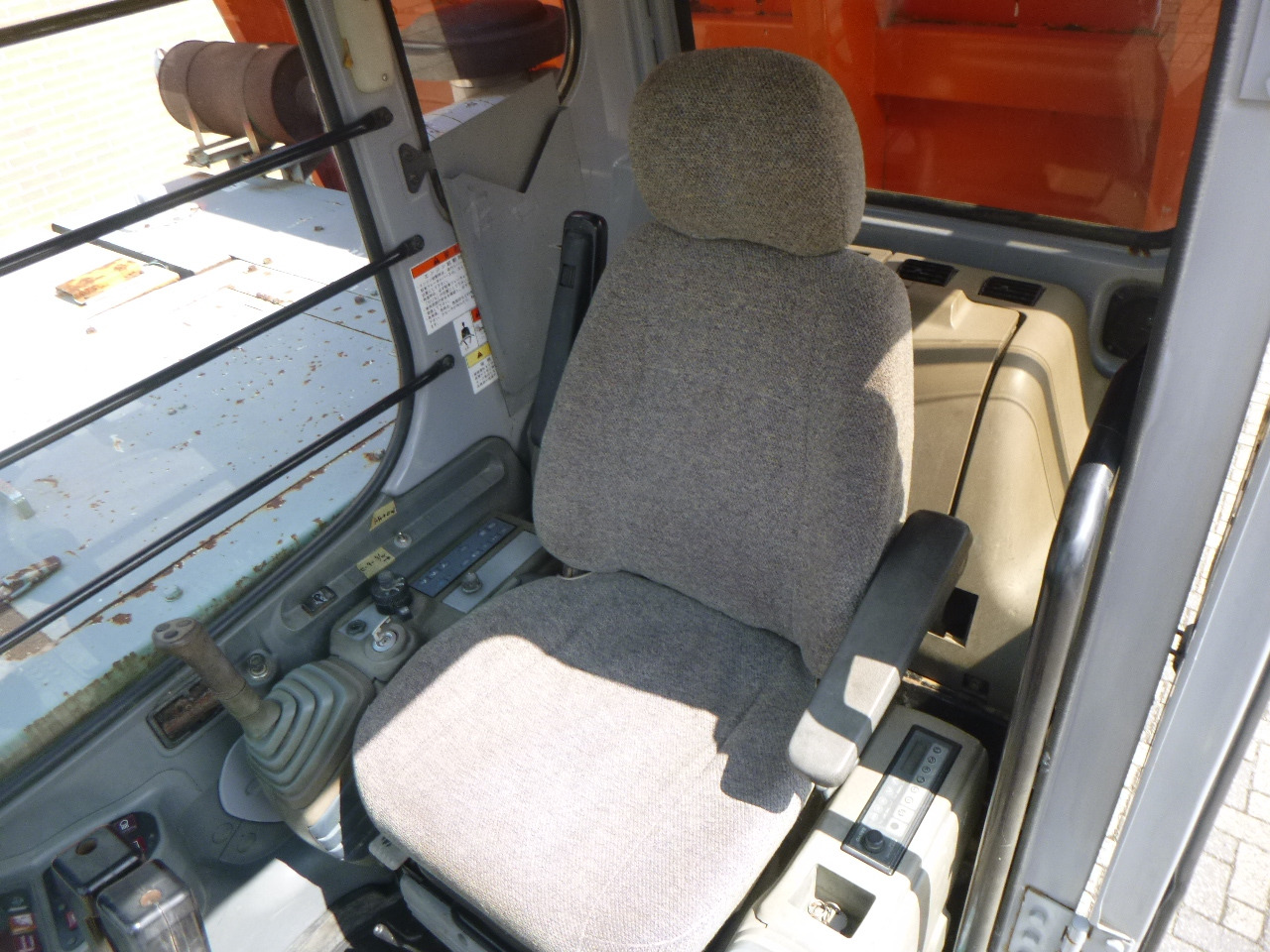 Истоварувач со гасеници HITACHI CG110D-SC: слика 17