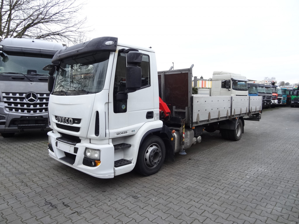 Iveco EuroCargo 120E25 Fassi F38 - Камион со платформа, Камион со кран: слика 1 Iveco EuroCargo 120E25 Fassi F38 - Камион со платформа, Камион со кран: слика 1