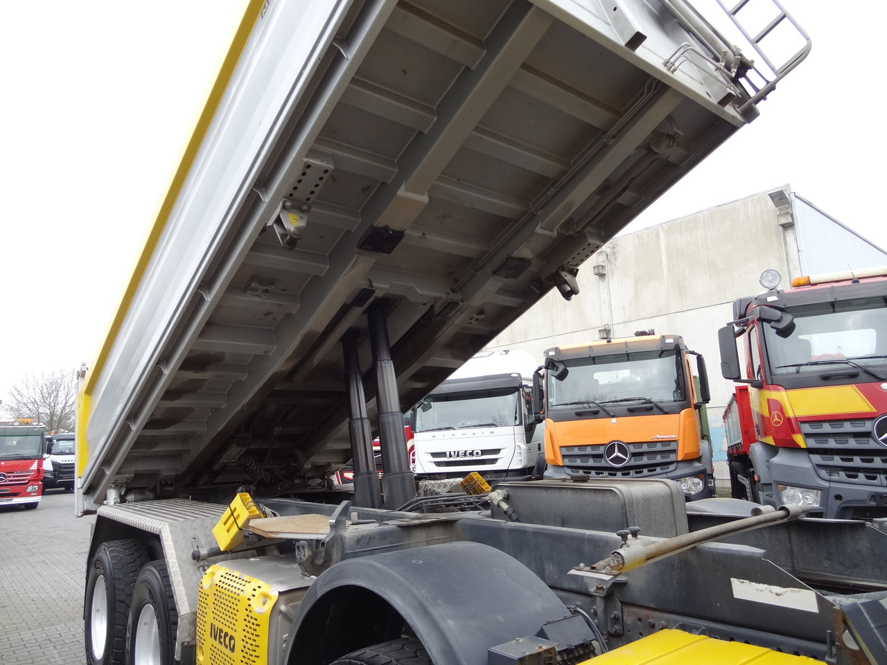 Iveco Trakker 450 8X4 Meiller - Кипер: слика 4 Iveco Trakker 450 8X4 Meiller - Кипер: слика 4