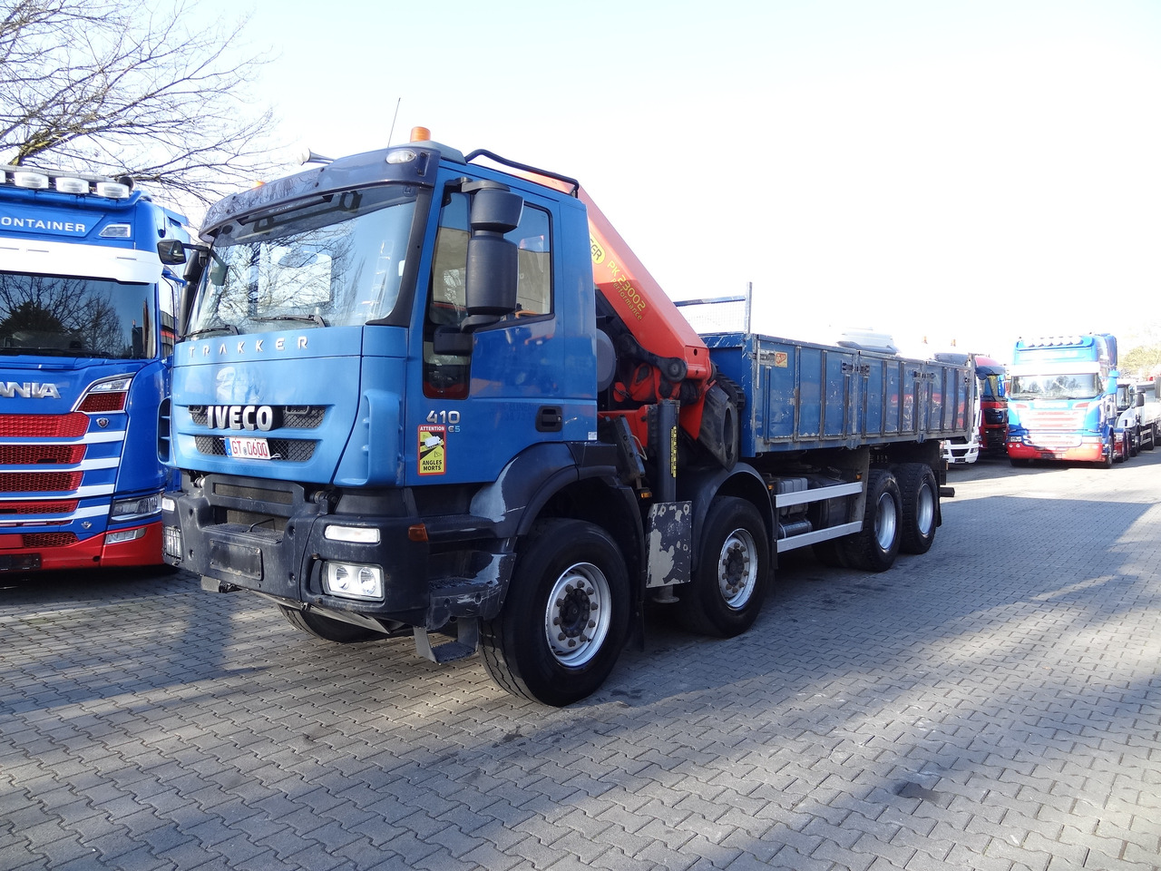 Iveco Trakker AD340T41 8X4 Kipper Kran Palfinger 23002 - Камион со кран, Кипер: слика 1 Iveco Trakker AD340T41 8X4 Kipper Kran Palfinger 23002 - Камион со кран, Кипер: слика 1