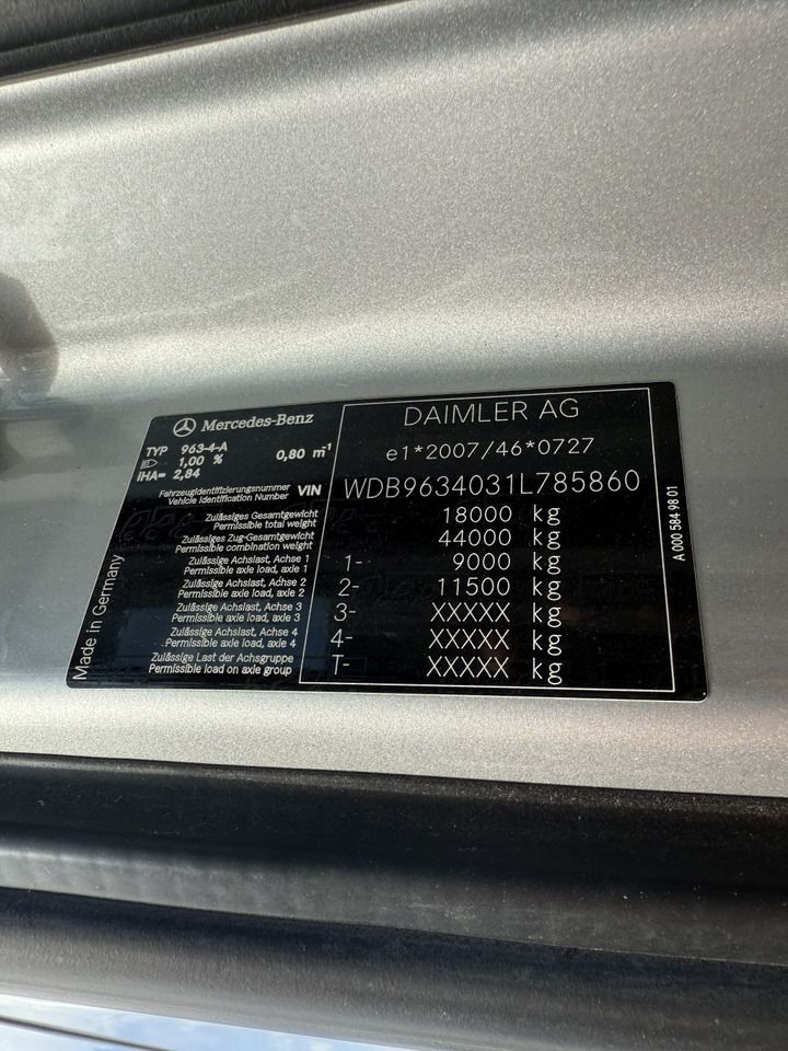 Mercedes-Benz Actros 1842LS Kran HMF 2020 bis 18 Meter - Камион влекач: слика 4 Mercedes-Benz Actros 1842LS Kran HMF 2020 bis 18 Meter - Камион влекач: слика 4