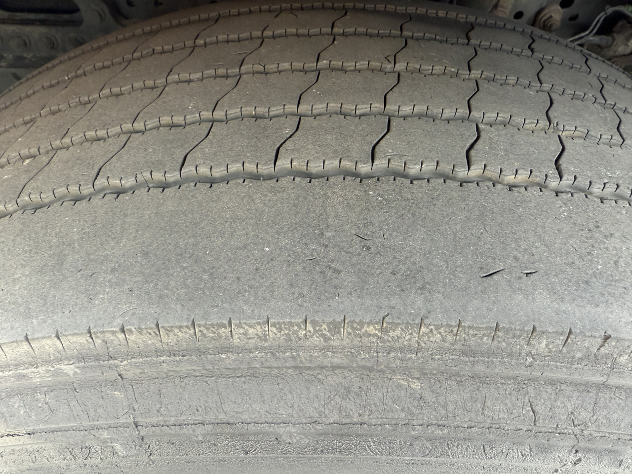 Mercedes-Benz Actros 1842LS Kran HMF 2020 bis 18 Meter - Камион влекач: слика 2 Mercedes-Benz Actros 1842LS Kran HMF 2020 bis 18 Meter - Камион влекач: слика 2