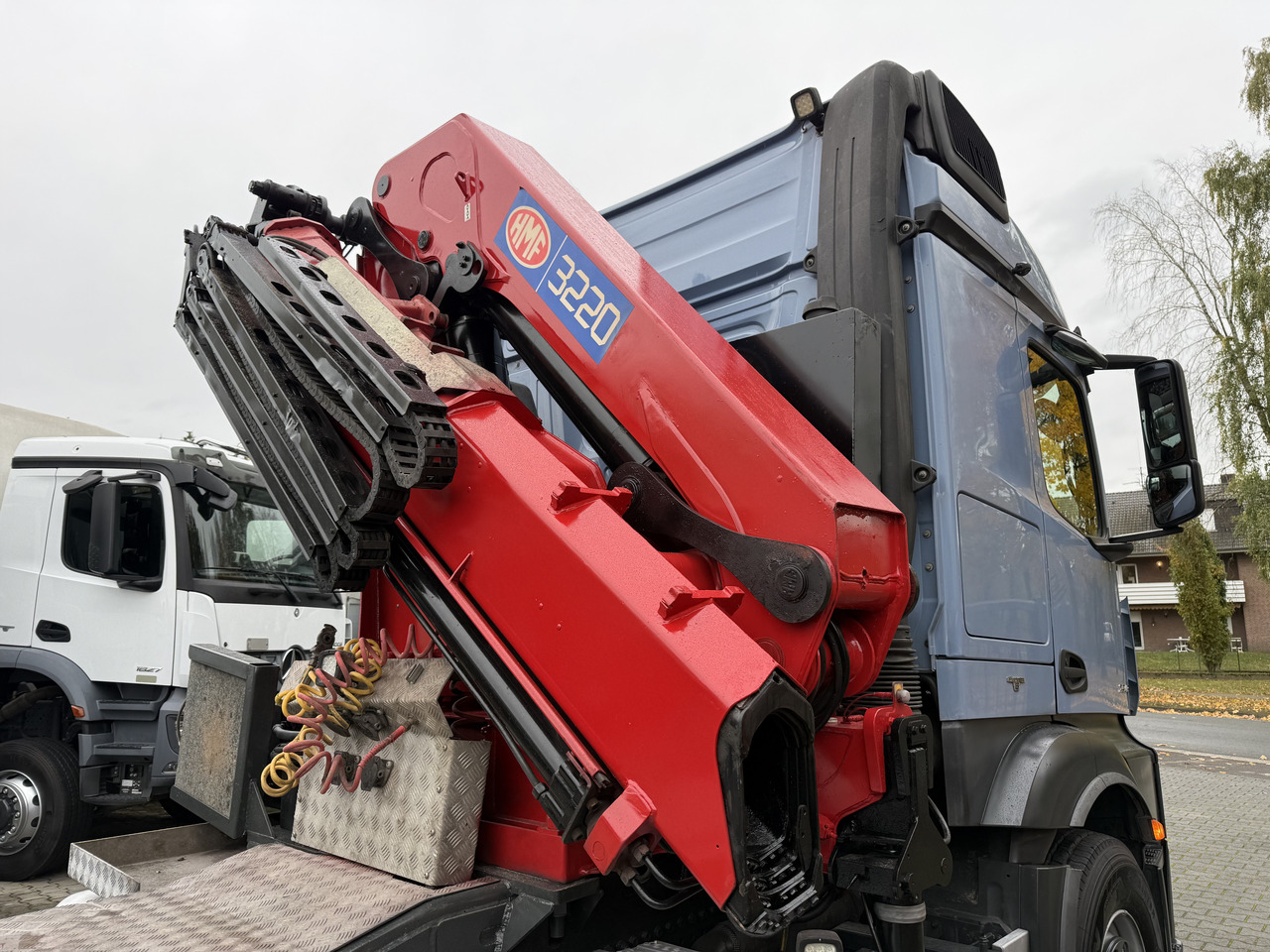 Mercedes-Benz Actros 2548 LS 6X2 Kran HMF 3220 bis 16 Meter - Камион влекач: слика 2 Mercedes-Benz Actros 2548 LS 6X2 Kran HMF 3220 bis 16 Meter - Камион влекач: слика 2