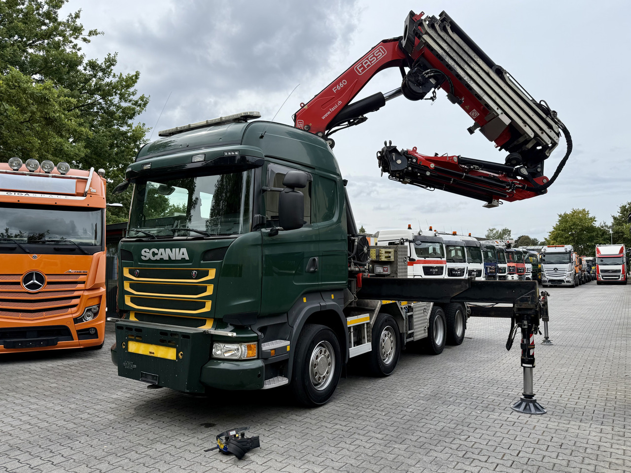 Scania R450 8X4 Kran Fassi F660 bis 34 Meter - Камион влекач: слика 1 Scania R450 8X4 Kran Fassi F660 bis 34 Meter - Камион влекач: слика 1