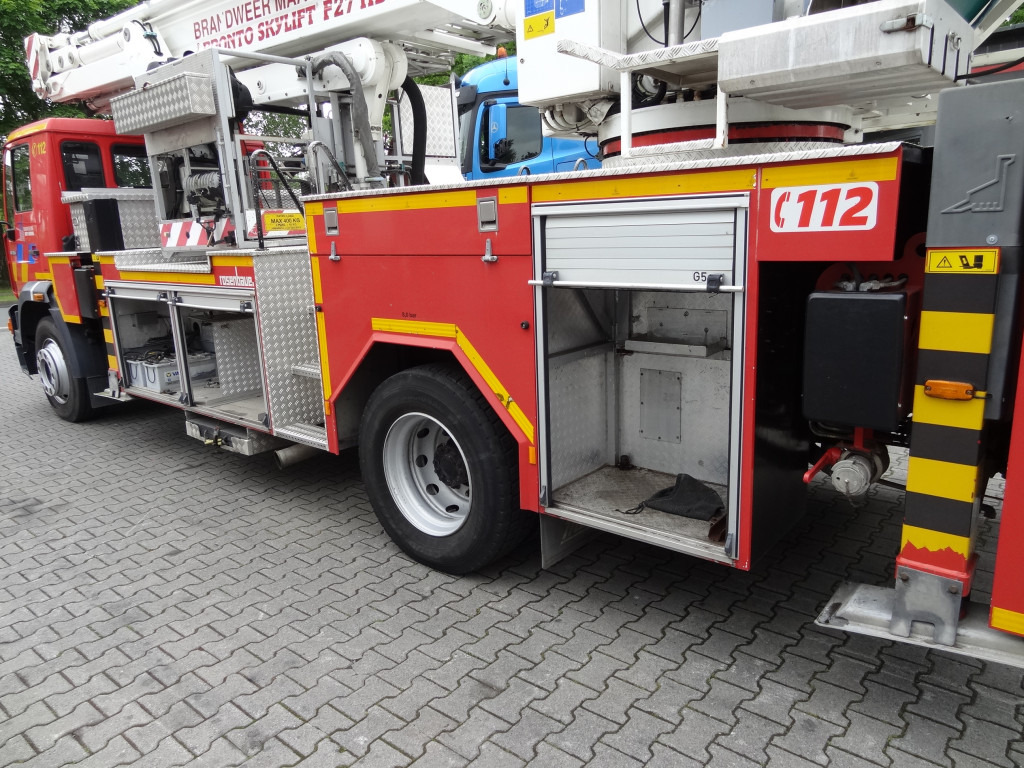 MAN L2000 18.284 Feuerwehr Bronto Skylift 27 Meter - Камион со подигачка кошница: слика 4 MAN L2000 18.284 Feuerwehr Bronto Skylift 27 Meter - Камион со подигачка кошница: слика 4