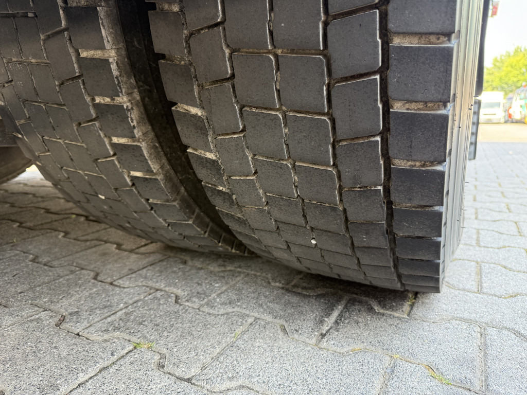 MAN TGA 18.350 4X2 BL Ladebordwand 4.000Kg - Камион со церада: слика 5 MAN TGA 18.350 4X2 BL Ladebordwand 4.000Kg - Камион со церада: слика 5