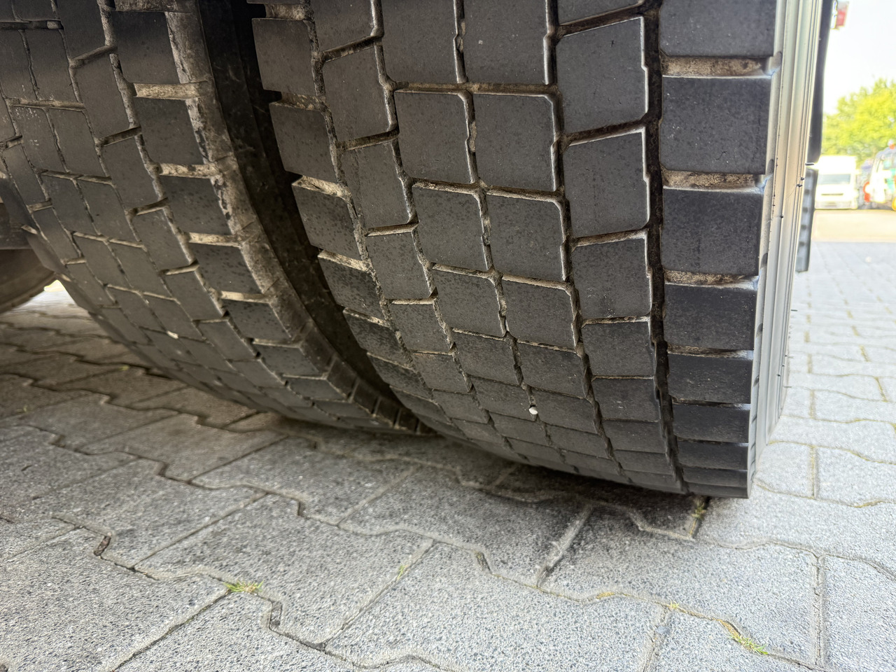 MAN TGA 18.350 4X2 BL Ladebordwand 4.000Kg - Камион со церада: слика 5 MAN TGA 18.350 4X2 BL Ladebordwand 4.000Kg - Камион со церада: слика 5
