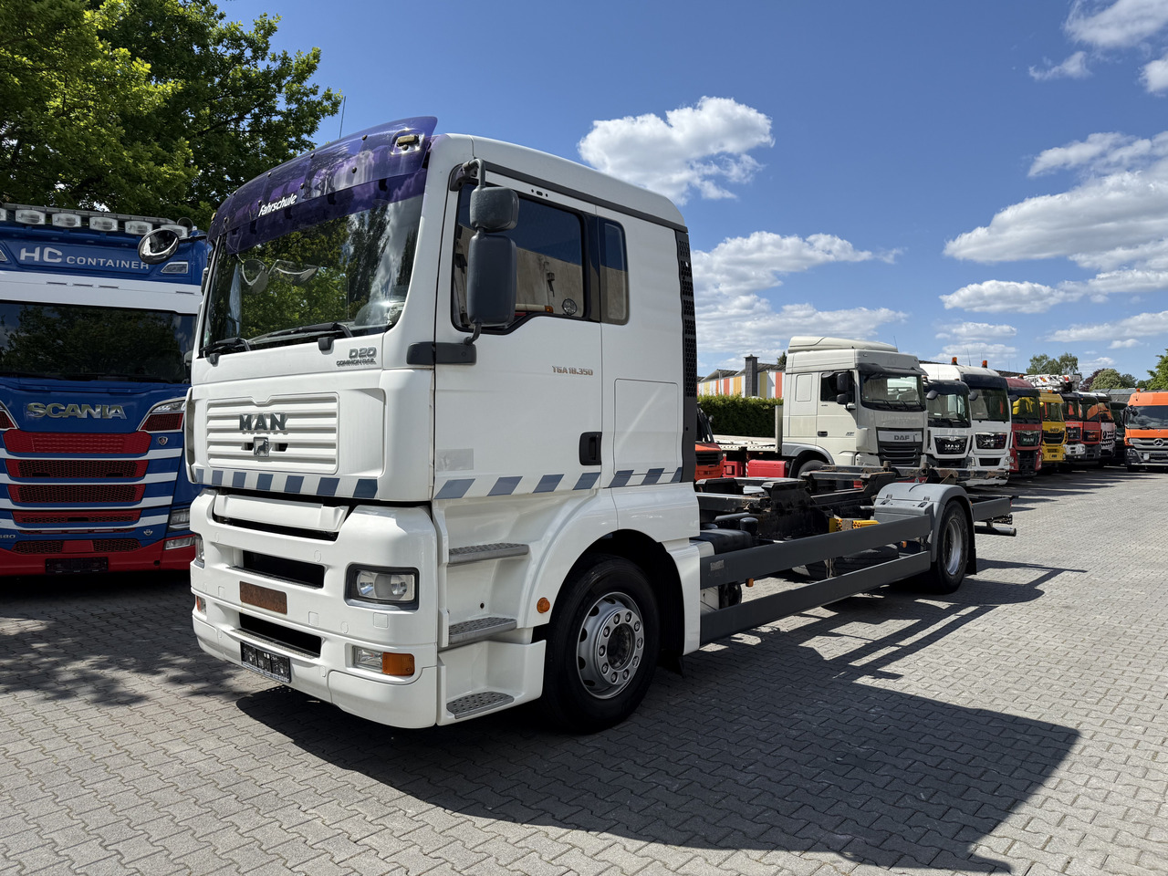MAN TGA 18.350 4X2 LL Fahrschule - Транспортер на контејнер/ Камион со променливо тело: слика 1 MAN TGA 18.350 4X2 LL Fahrschule - Транспортер на контејнер/ Камион со променливо тело: слика 1