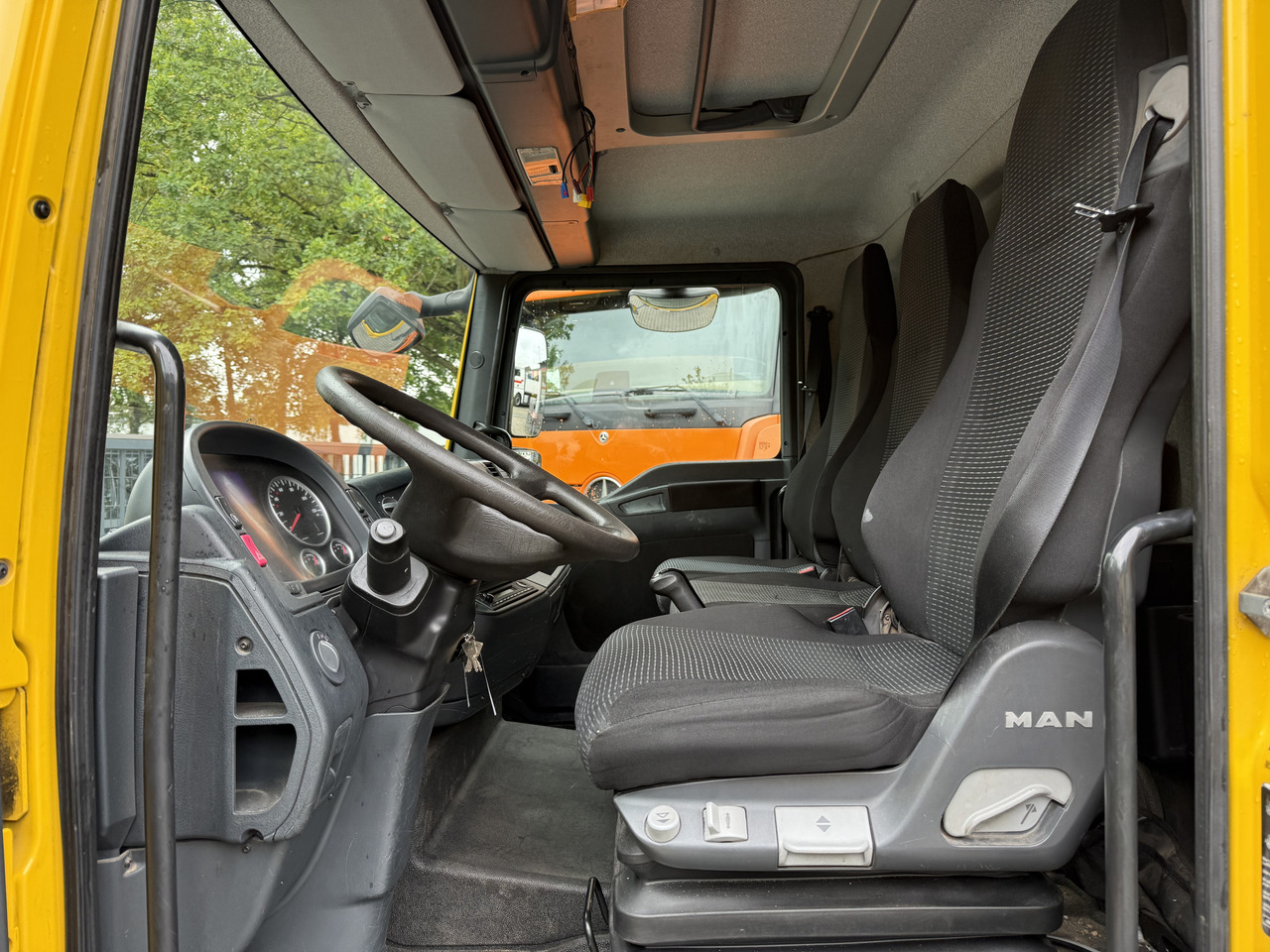 MAN TGL 8.180 BB - Камион со платформа: слика 4 MAN TGL 8.180 BB - Камион со платформа: слика 4